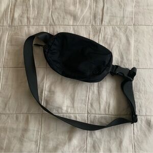 Lululemon Black Cross Body / Hip Pack Black